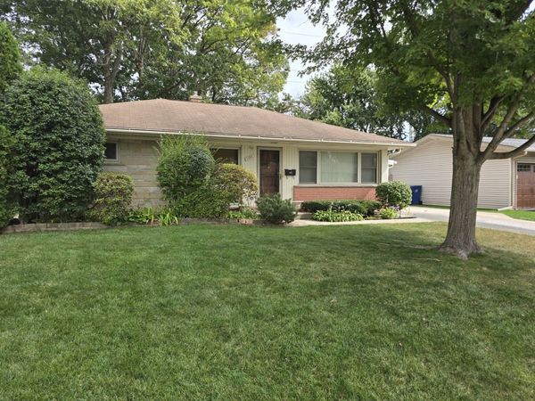1025 Longaker Road , Northbrook, IL 60062