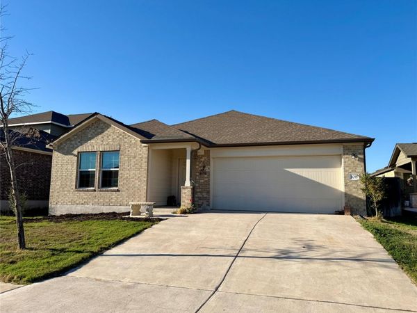 108 Esparza DR, Bastrop, TX 78602