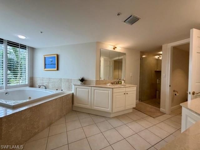 4021 Gulf Shore Blvd N, Unit 202, Naples, FL 34103 Photo