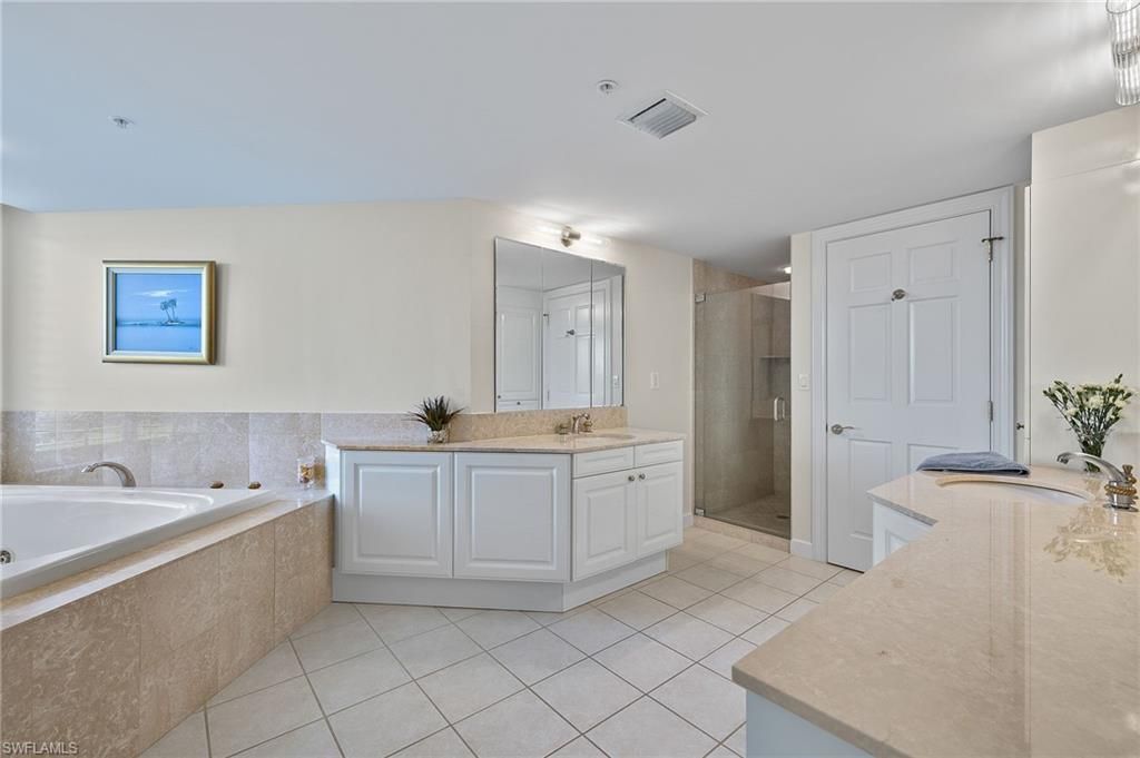 4021 Gulf Shore Blvd N, Unit 202, Naples, FL 34103 Photo