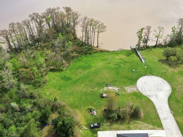 Camelia Ct, Lake Charles, LA 70611