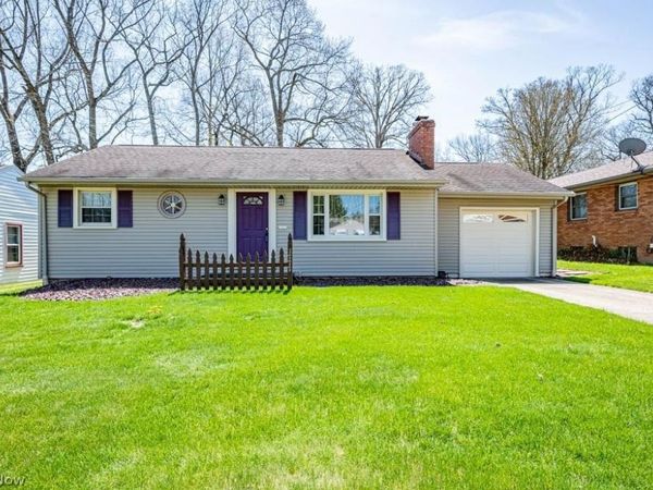 1777 Eden Lane , Youngstown, OH 44509