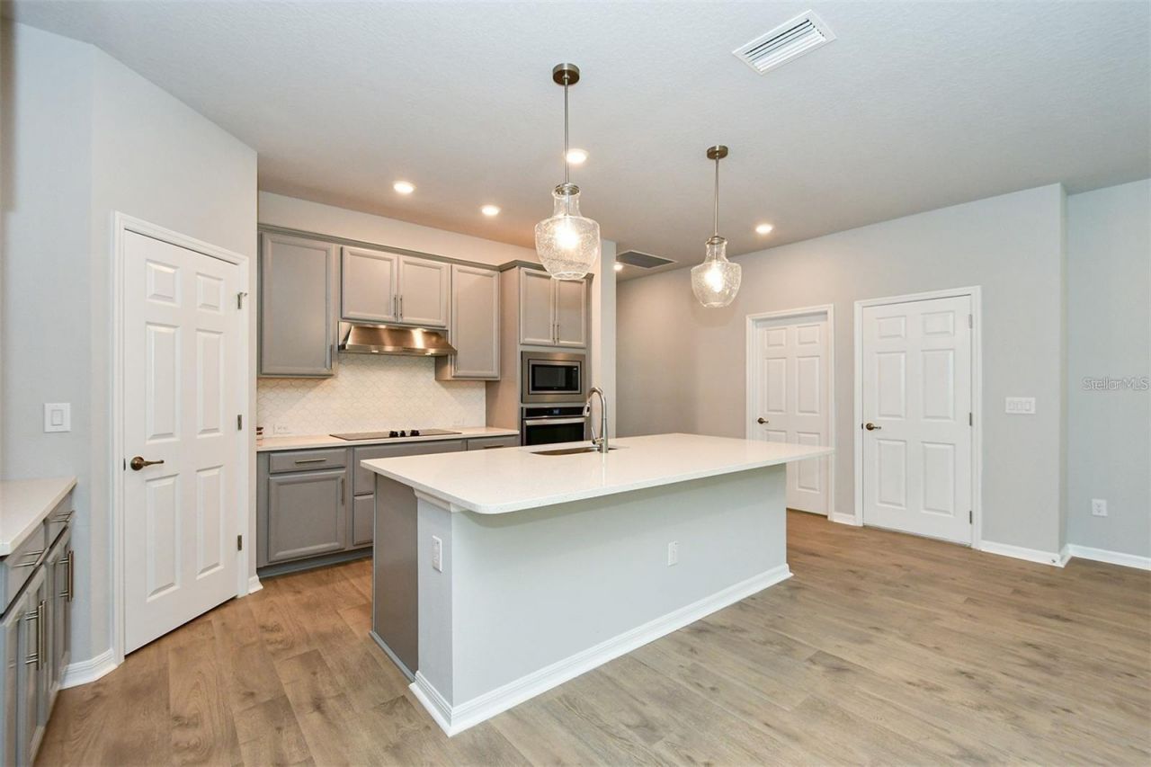 8126 Trimbelle Terrace , Parrish, FL 34219 Photo