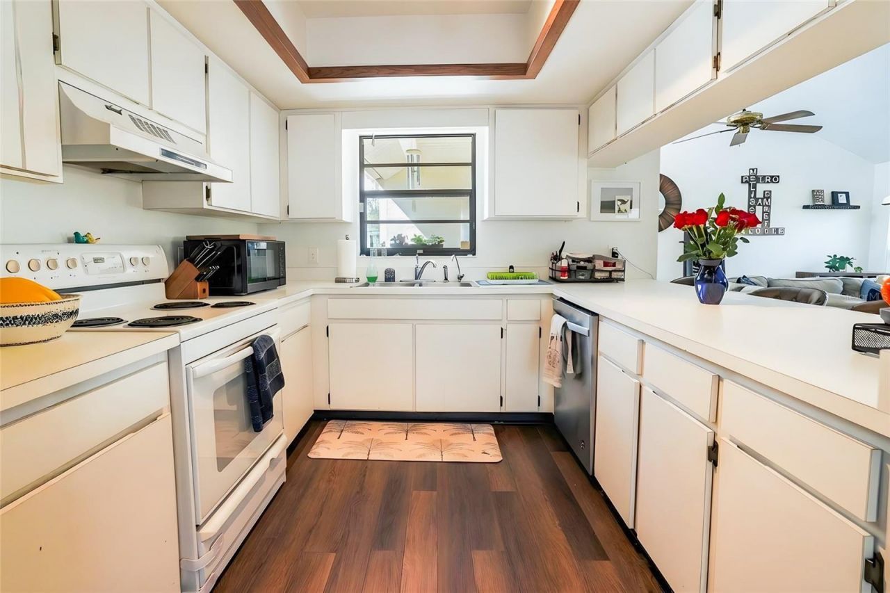 2506 Bordeaux Way, Lutz, FL 33559 Photo