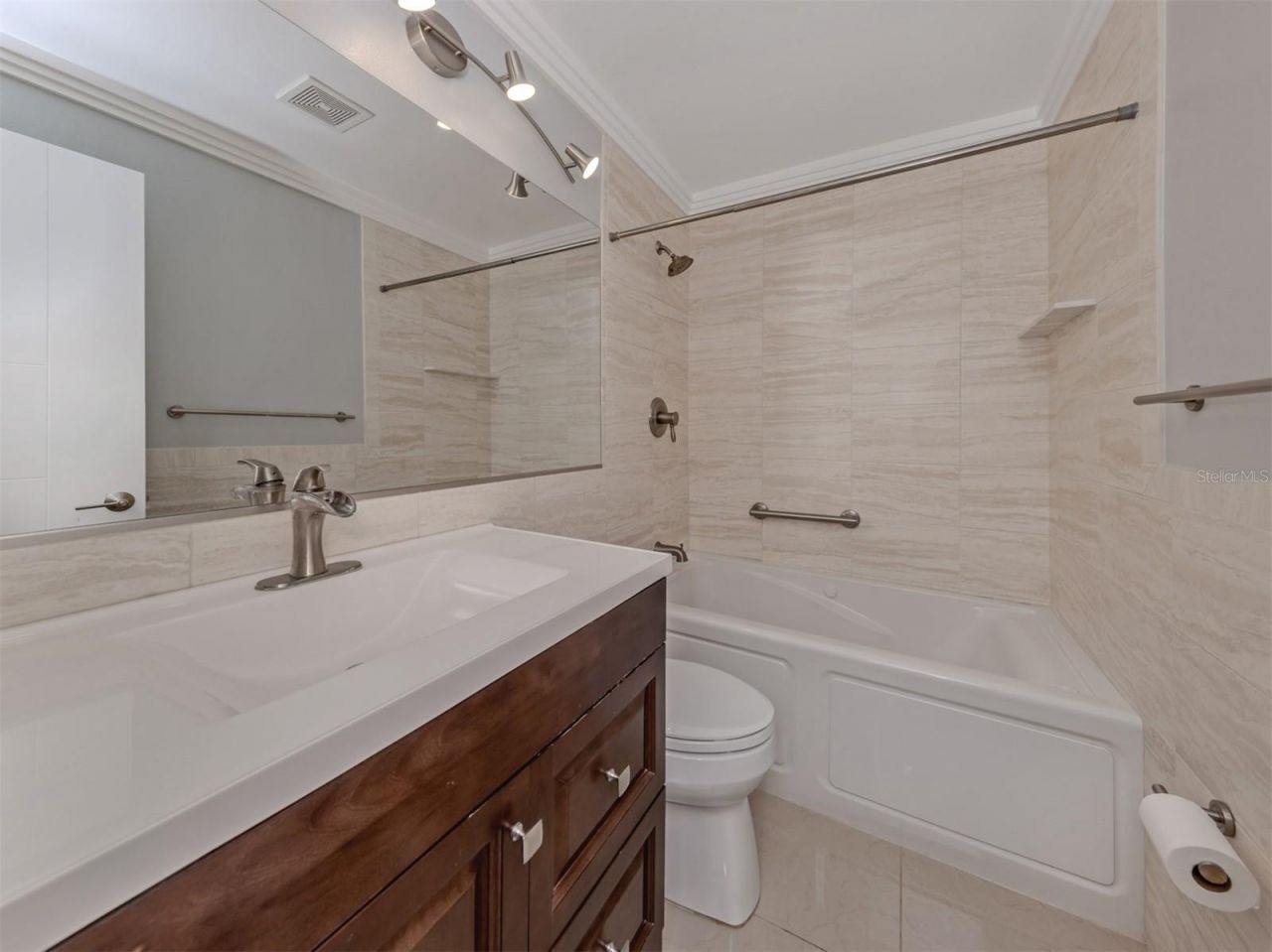 2616 Hidden Lake Drive N, Unit A, Sarasota, FL 34237 Photo