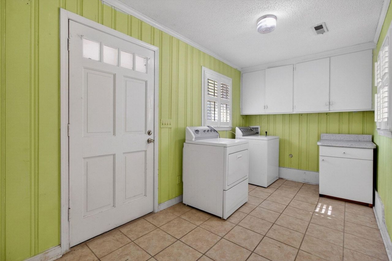 1030 State Street Photo 13