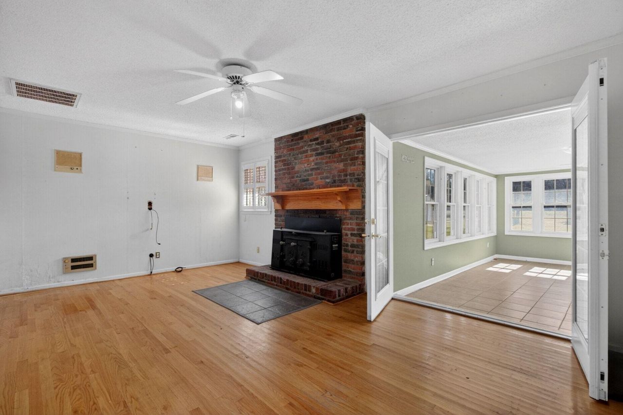 1030 State Street Photo 14