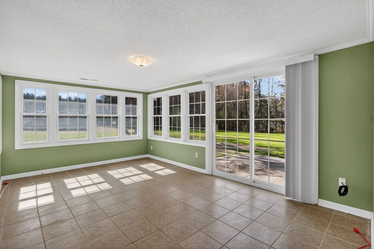 1030 State Street Photo 17