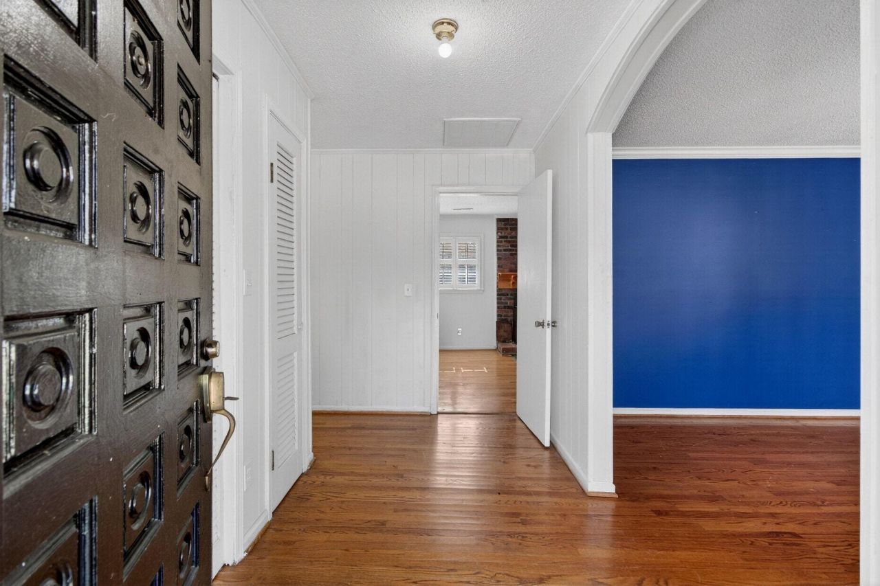 1030 State Street Photo 4