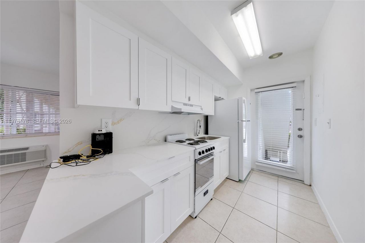 34 Bal Bay Dr, Unit 4, Bal Harbour, FL 33154 Photo