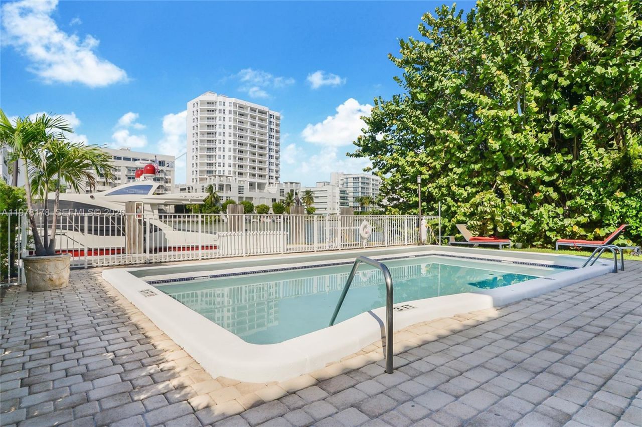 34 Bal Bay Dr, Unit 4, Bal Harbour, FL 33154 Photo