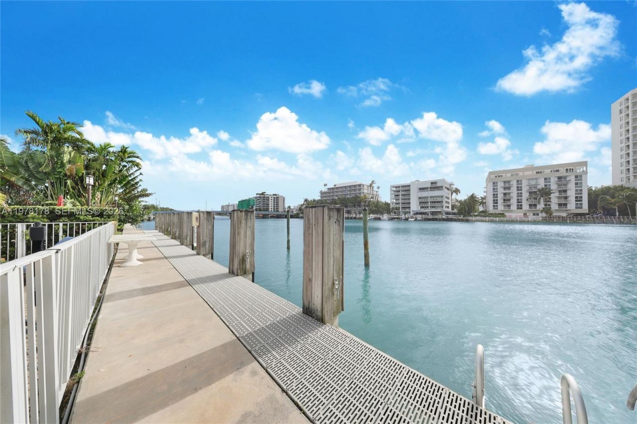 34 Bal Bay Dr, Unit 4, Bal Harbour, FL 33154 Photo