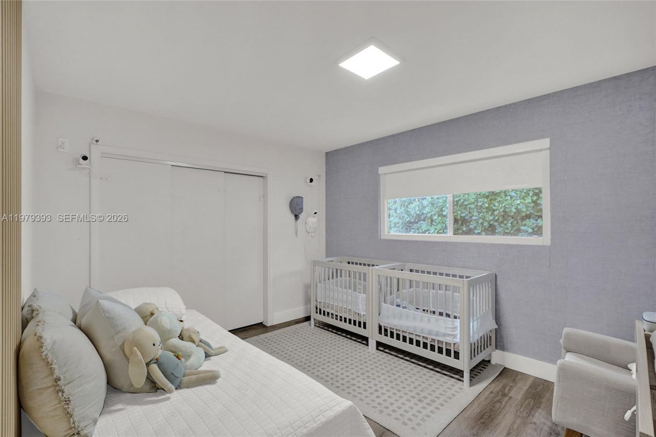 2301 NE 196th St, Miami, FL 33180 Photo