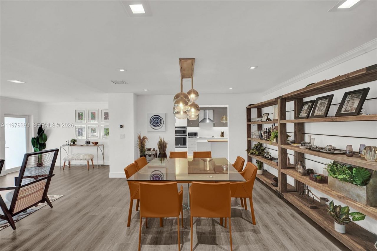 2301 NE 196th St, Miami, FL 33180 Photo