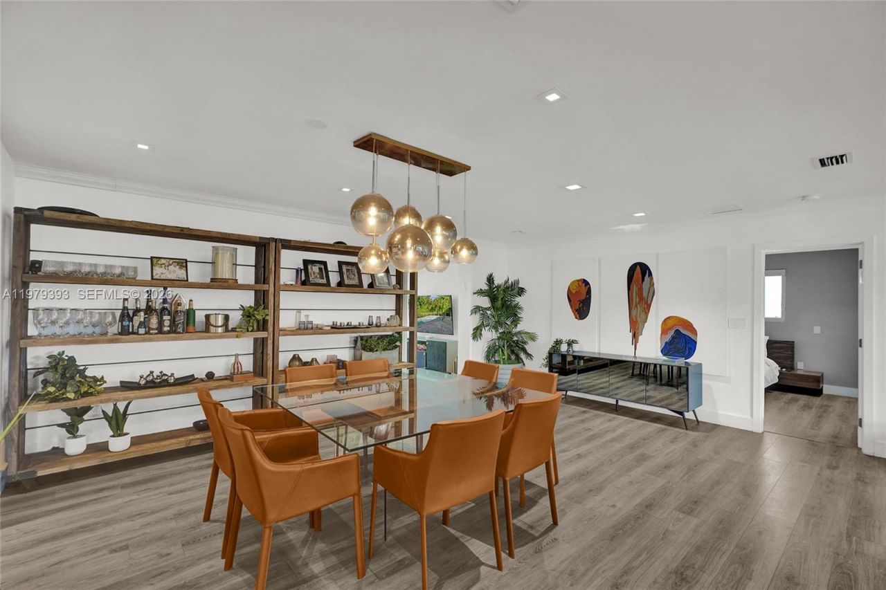 2301 NE 196th St, Miami, FL 33180 Photo