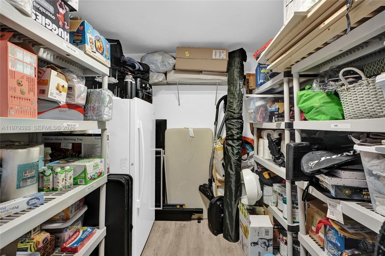 2301 NE 196th St, Miami, FL 33180 Photo