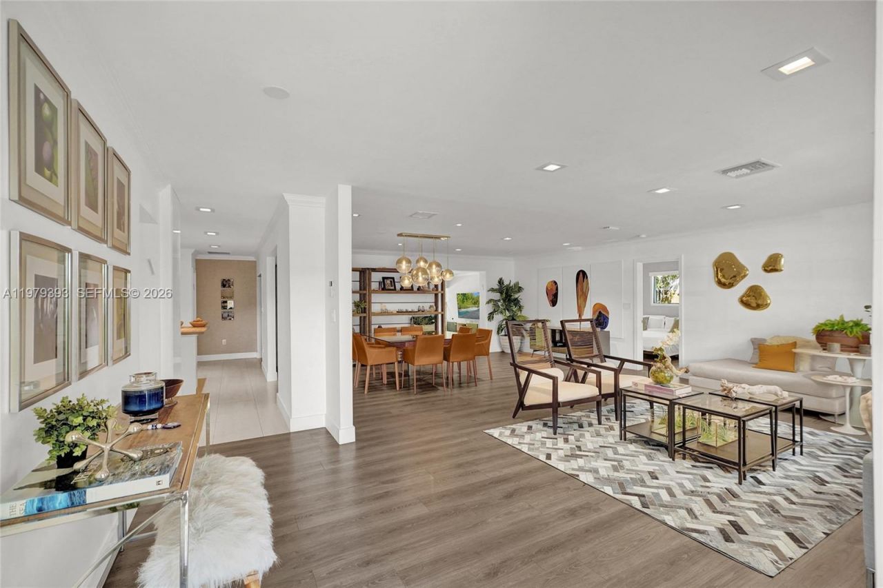 2301 NE 196th St, Miami, FL 33180 Photo