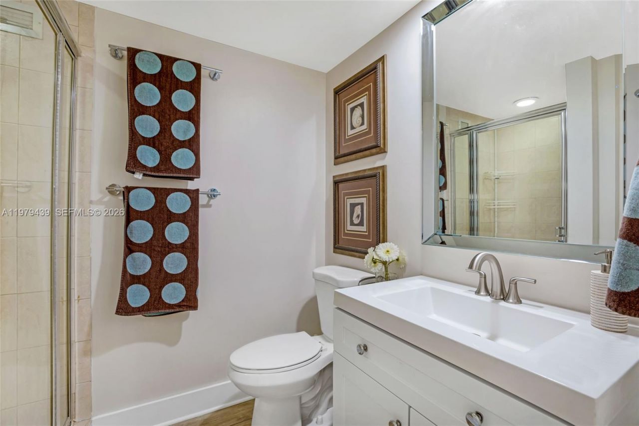 5600 Collins Ave , Unit 16B, Miami Beach, FL 33140 Photo