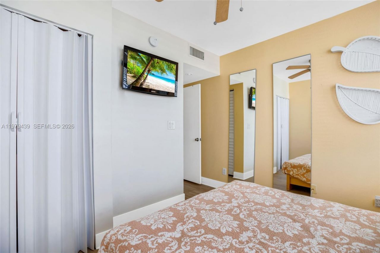 5600 Collins Ave , Unit 16B, Miami Beach, FL 33140 Photo