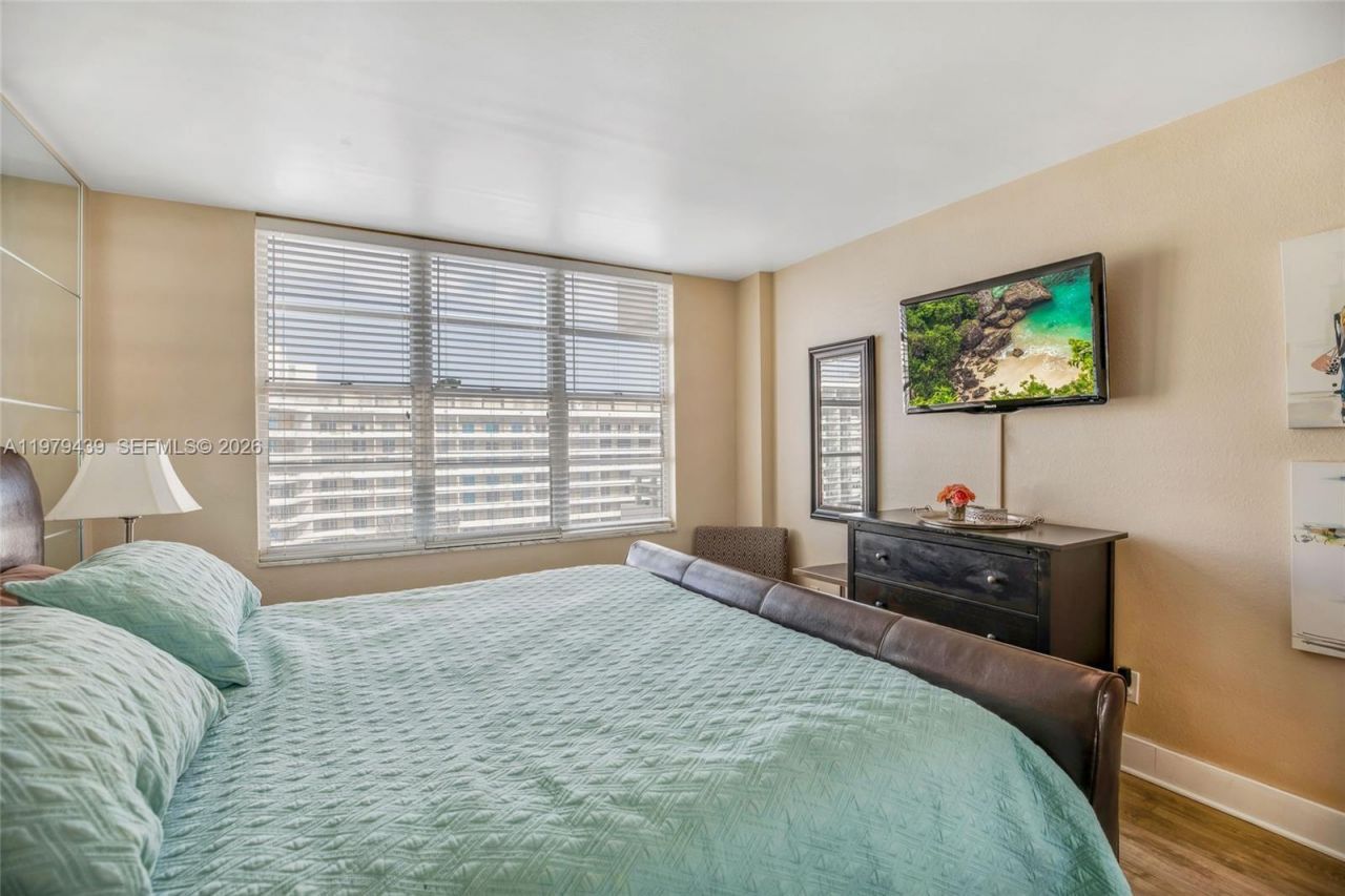 5600 Collins Ave , Unit 16B, Miami Beach, FL 33140 Photo