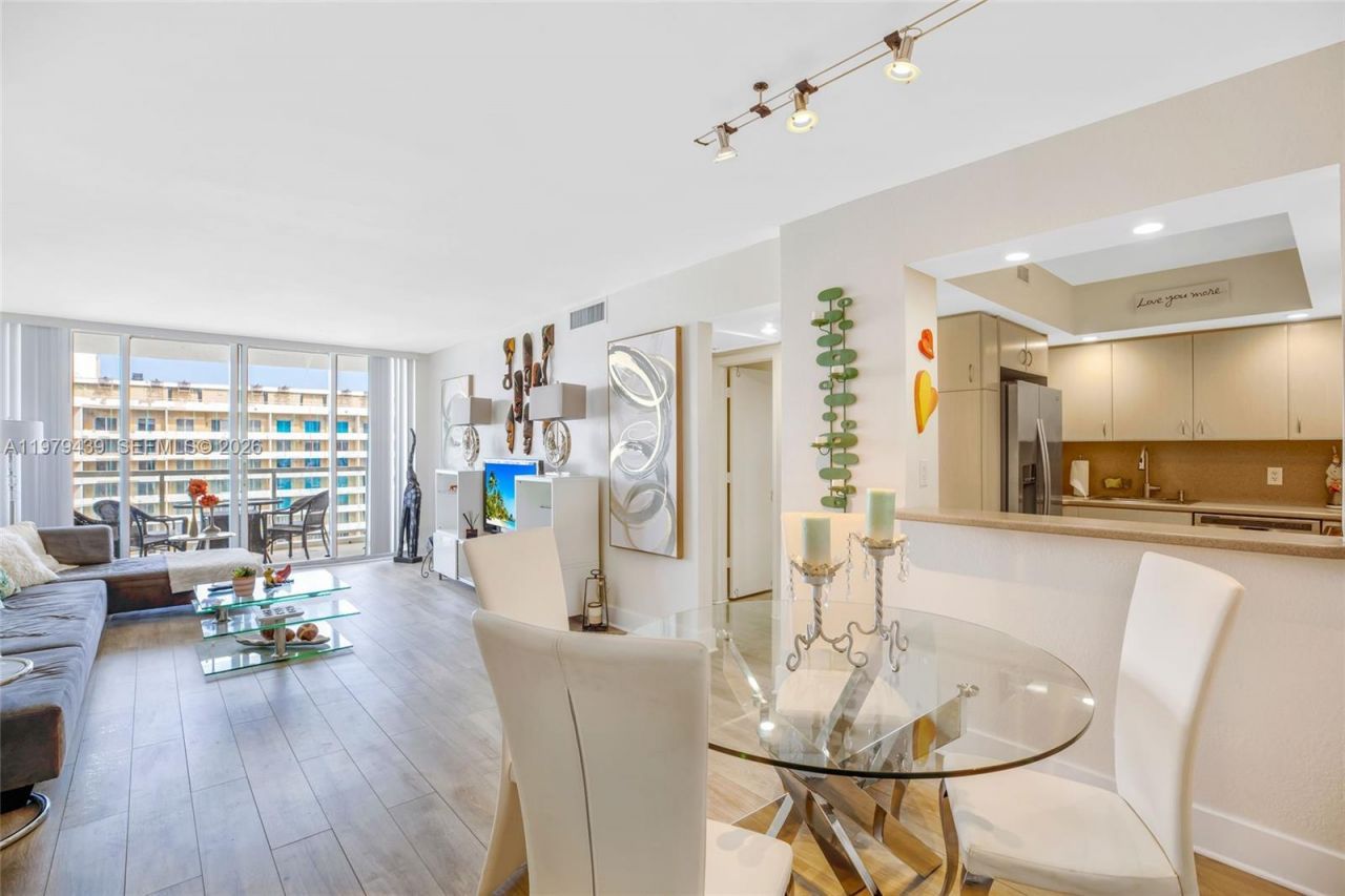 5600 Collins Ave , Unit 16B, Miami Beach, FL 33140 Photo