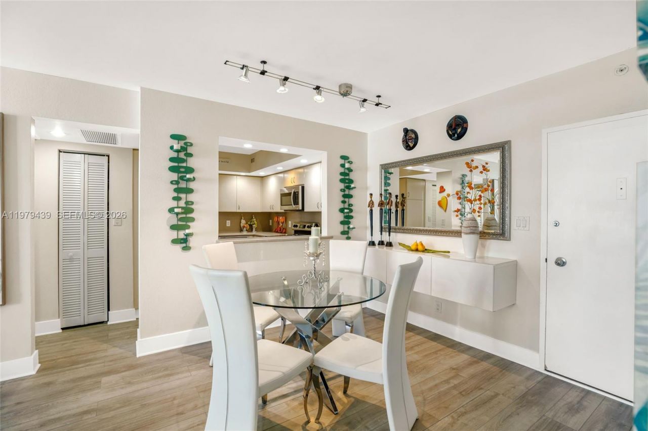 5600 Collins Ave , Unit 16B, Miami Beach, FL 33140 Photo