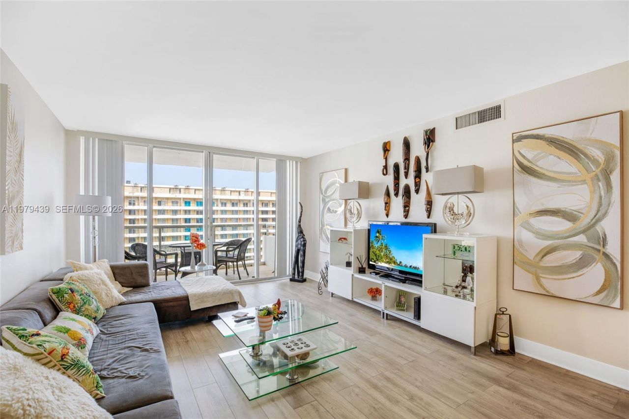 5600 Collins Ave , Unit 16B, Miami Beach, FL 33140 Photo
