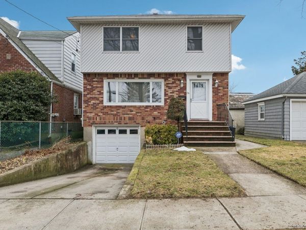 174 Bellmore Street , Floral Park, NY 11001