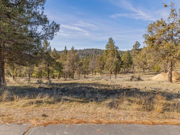 5768 Engleman Spruce Way, Klamath Falls, OR 97601