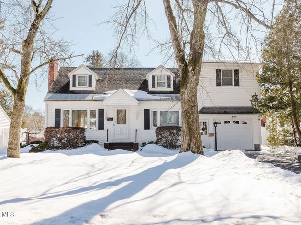 31 Miles Standish Road, Rotterdam, NY 12306