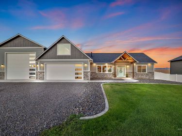 2111 Vinifera Blvd, Lewiston, ID 83501