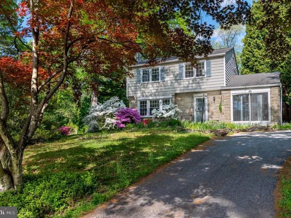 2126 ROBIN LANE, POTTSTOWN, PA 19465