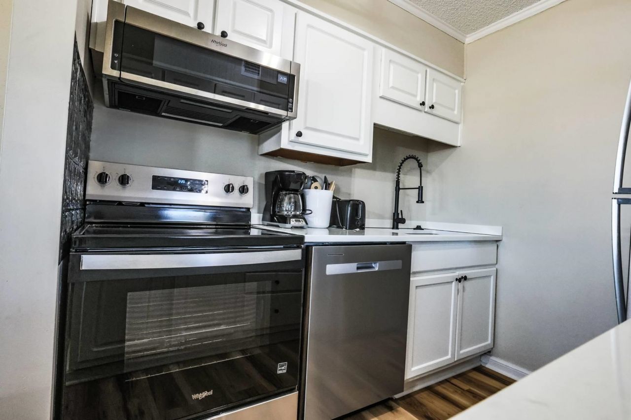 609 Hillside Dr. Photo 13