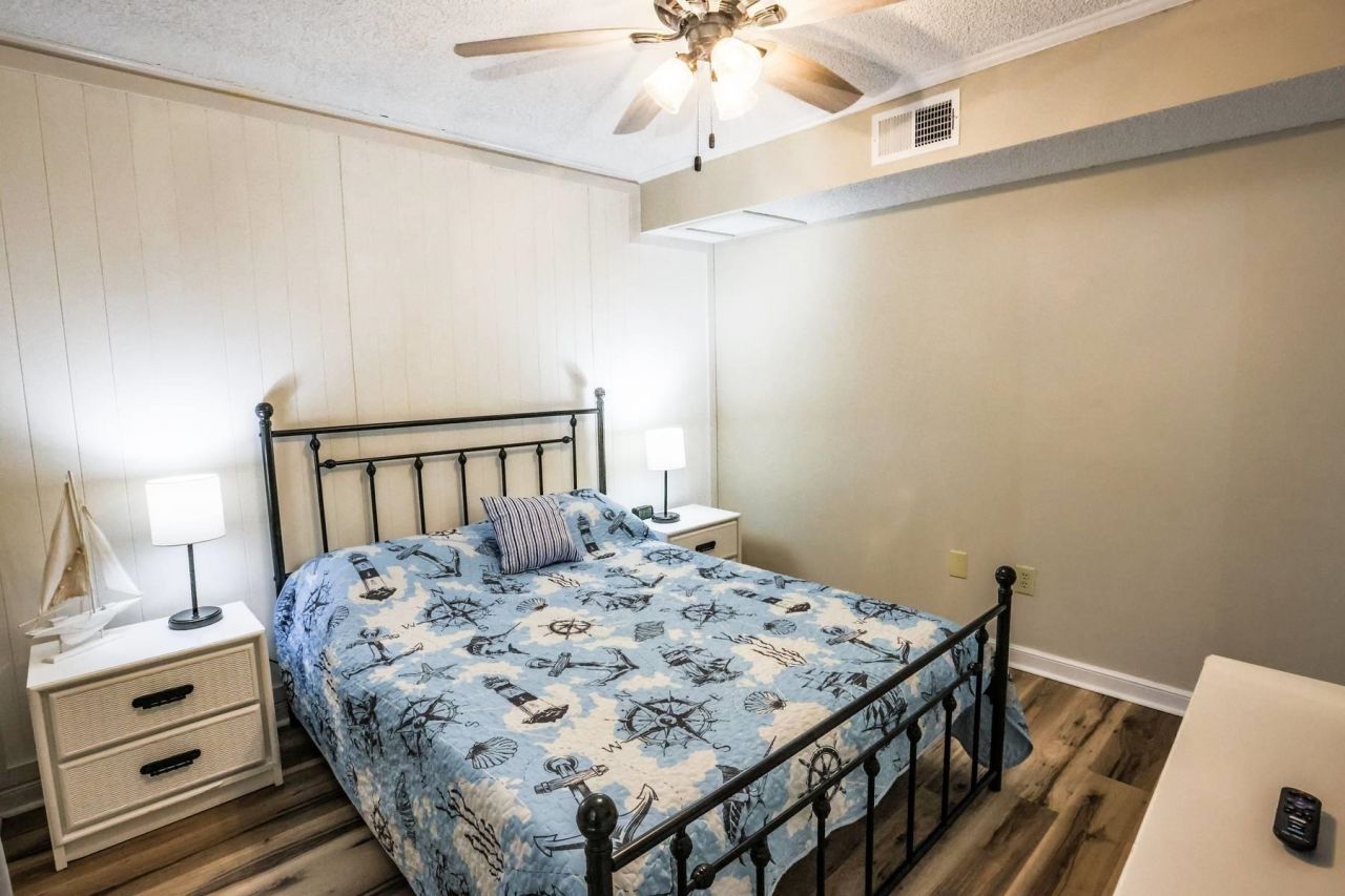 609 Hillside Dr. Photo 16