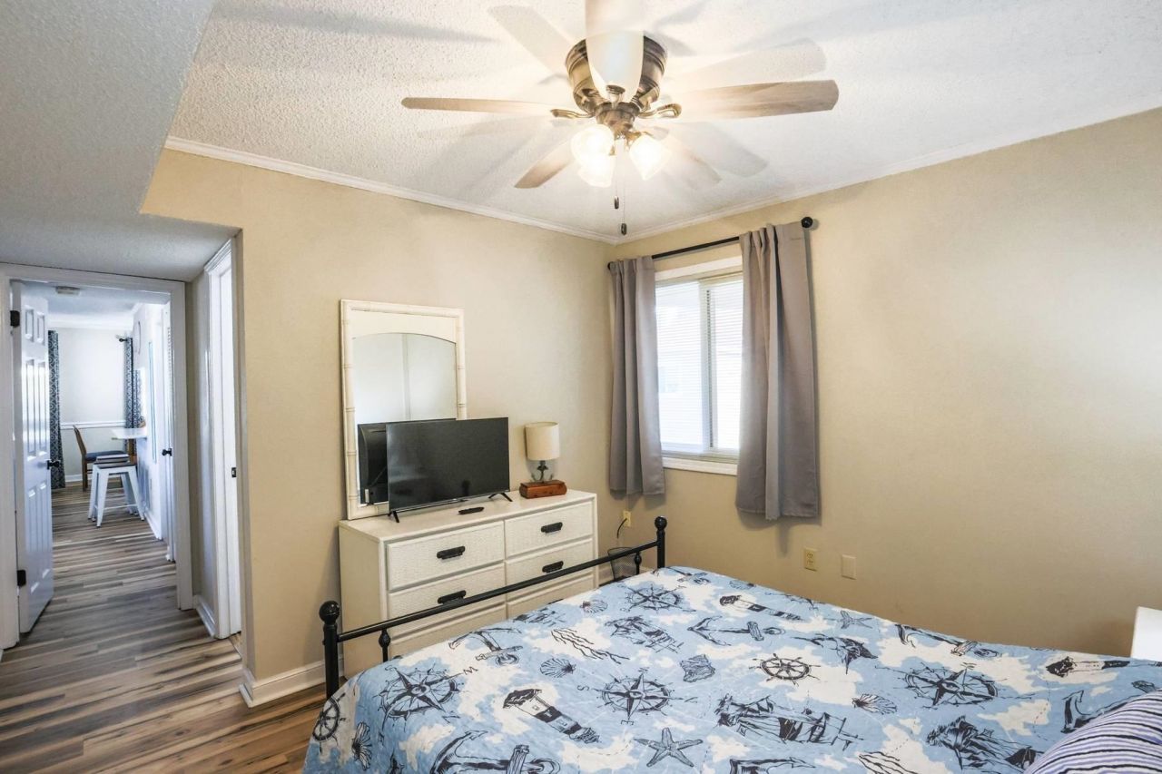 609 Hillside Dr. Photo 17