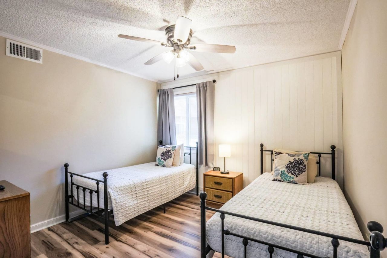 609 Hillside Dr. Photo 19