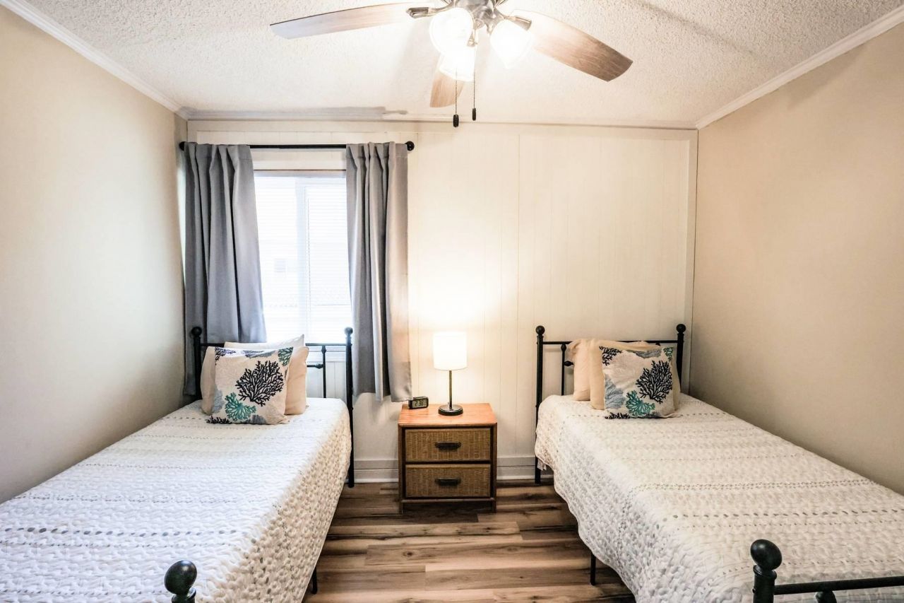 609 Hillside Dr. Photo 20