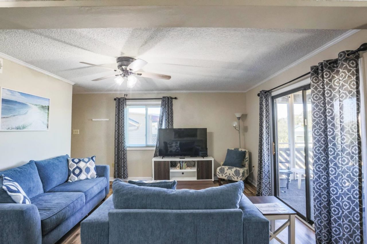 609 Hillside Dr. Photo 6