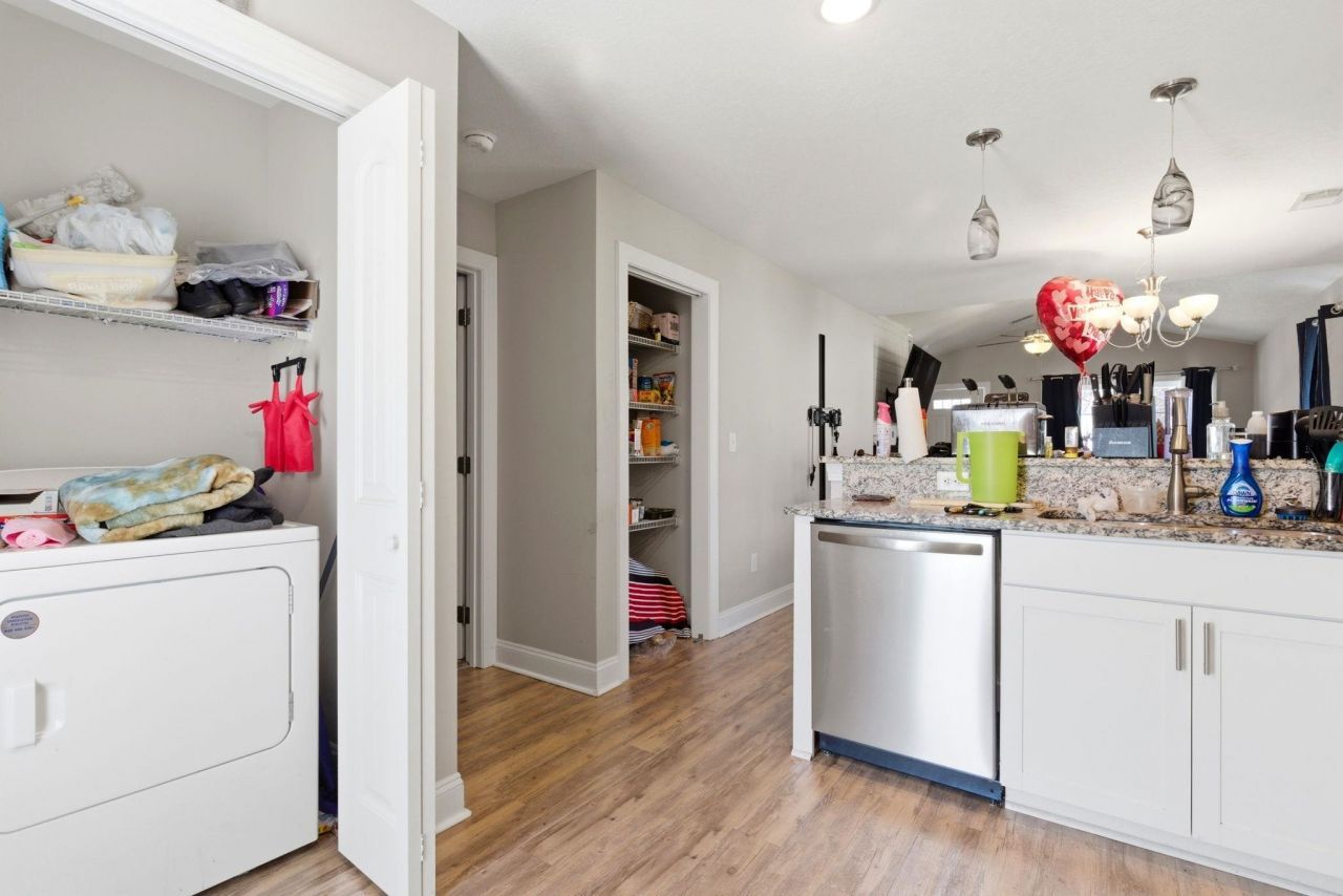 784 12th Ave. Photo 16