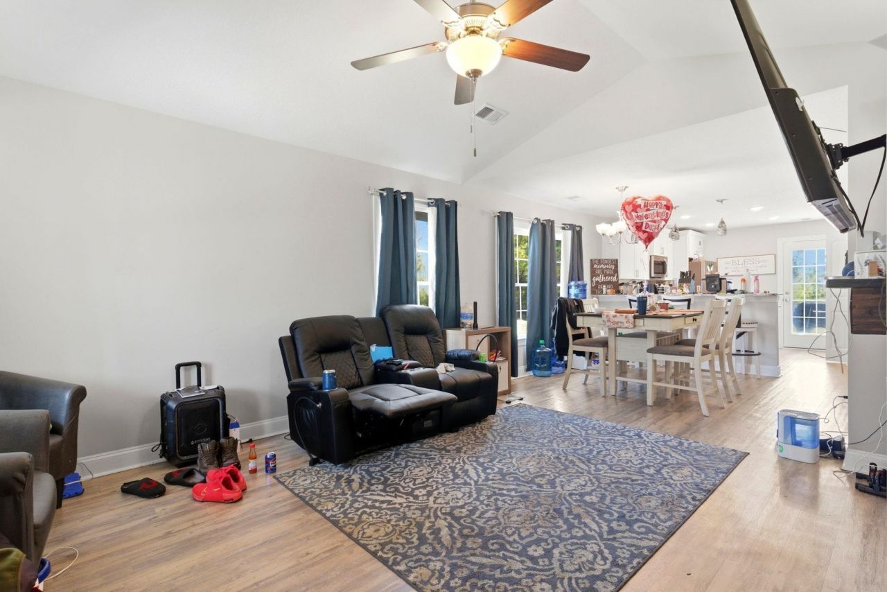 784 12th Ave. Photo 8