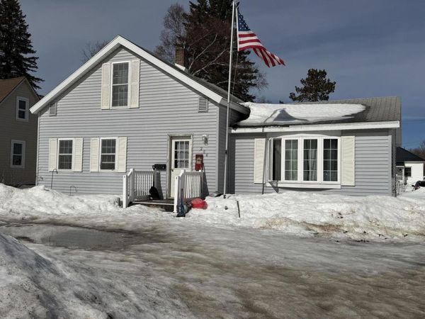 204 W Avenue C, Newberry, MI 49868