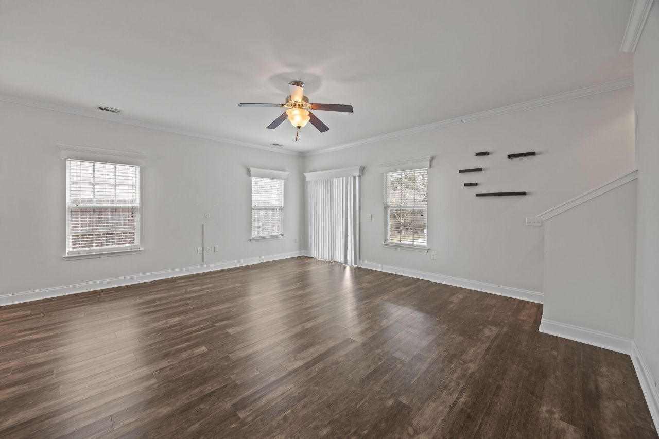 223 Loocock Drive Photo 11