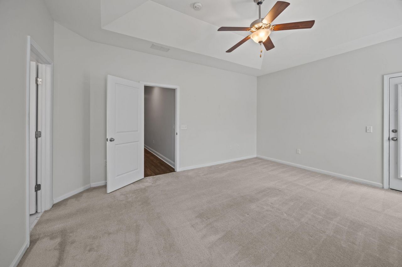 223 Loocock Drive Photo 16