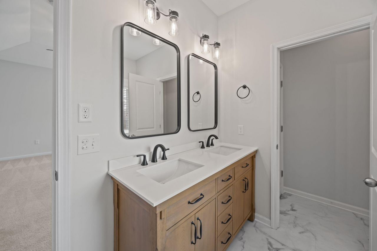 223 Loocock Drive Photo 17