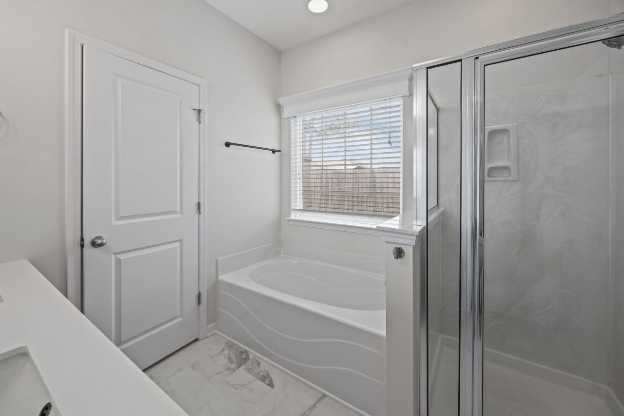 223 Loocock Drive Photo 18