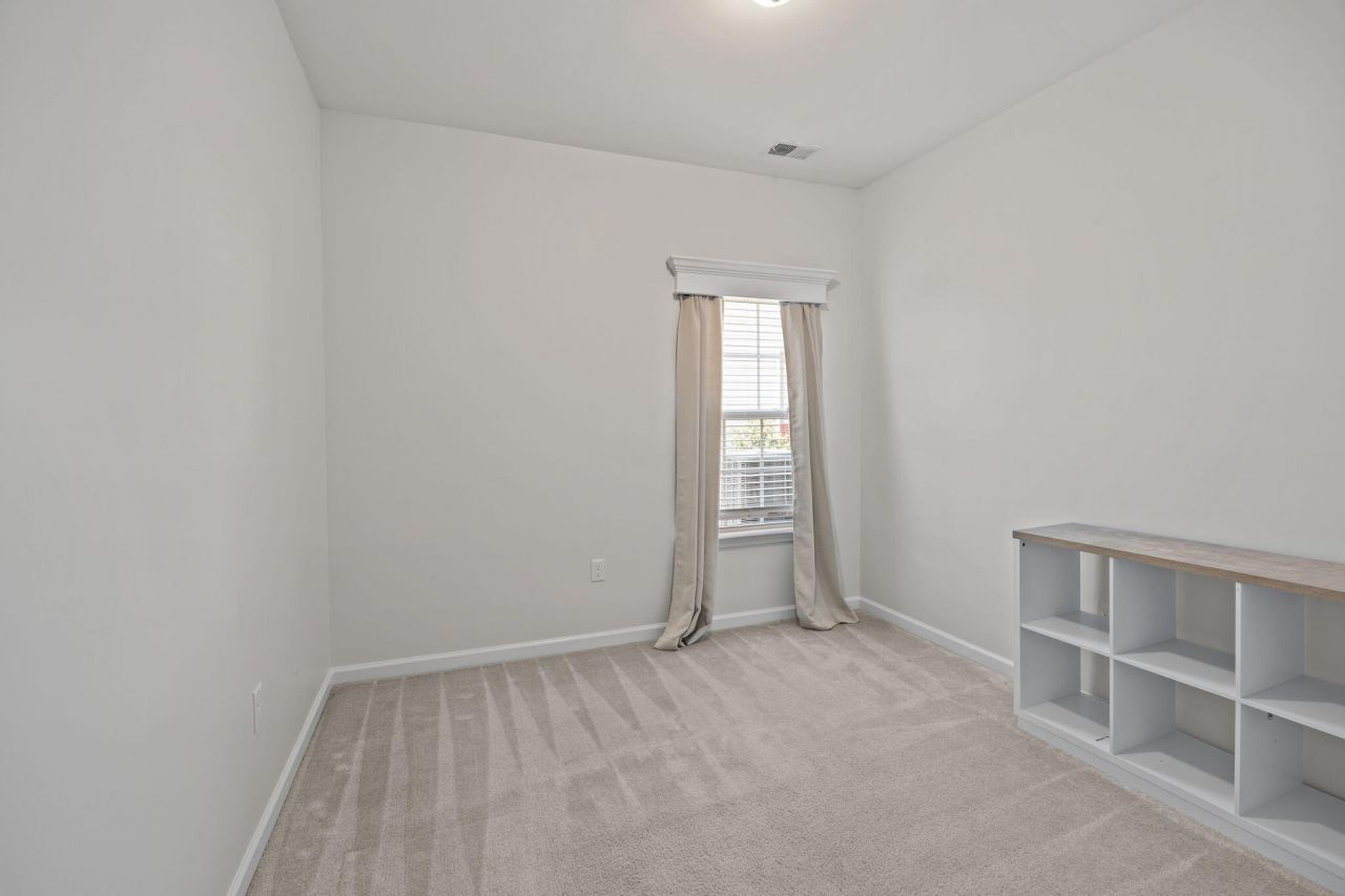 223 Loocock Drive Photo 23