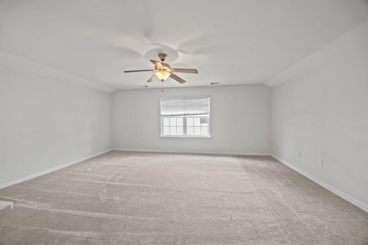 223 Loocock Drive Photo 26