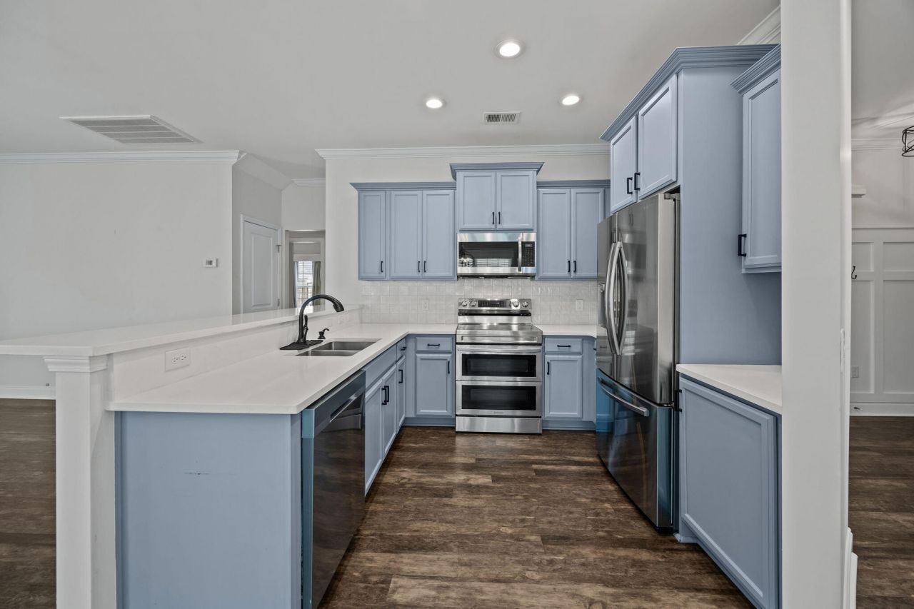 223 Loocock Drive Photo 4