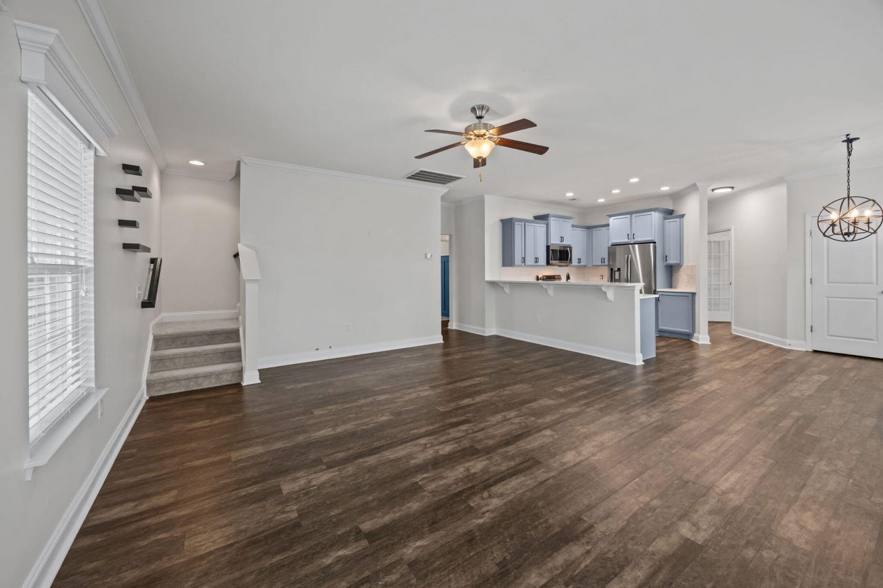 223 Loocock Drive Photo 7