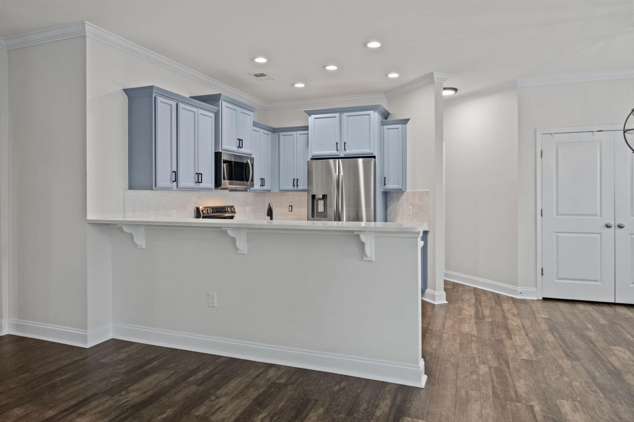 223 Loocock Drive Photo 8